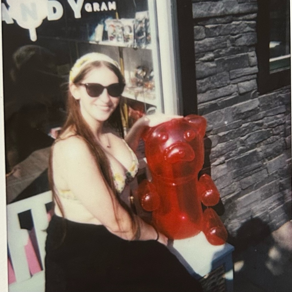 Meet your Posher, Danielle